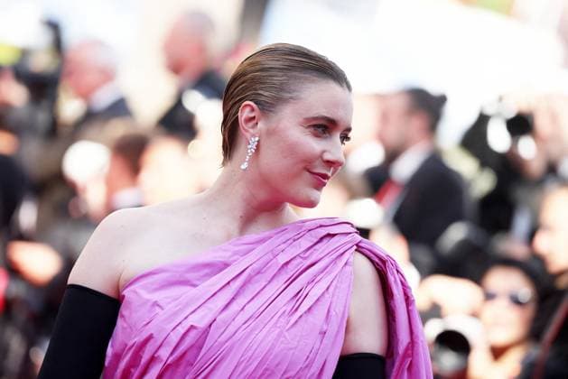 J MontÃ e des marches du film Â L?amour ouf Â lors du 77eme Festival International du Film de Cannes Greta Gerwig MontÃ e des marches du film Â L?amour ouf Â lors du 77eme Festival International du Film de Cannes, au Palais des Festivals Ã Cannes Le 23 mai 2024 Jacovides Moreau Bestimage Red carpet of the movie Â Beating Hearts Â during the 77th Cannes International Film Festival at the Palais des Festivals in Cannes, France On may 23th 2024 Cannes France  Copyright: xJACOVIDES-MOREAUx xBESTIMAGExJACOVIDES-MOREAUx xBESTIMAGEx