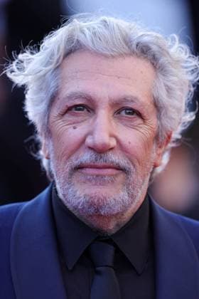 Cannes - L Amour Ouf (Beating Hearts) Red Carpet Alain Chabat attend the L Amour Ouf (Beating Hearts) Red Carpet at the 77th annual Cannes Film Festival at Palais des Festivals on May 23, 2024 in Cannes, France. Photo by ShootPix ABACAPRESS.COM Cannes France  Copyright: xShootPix ABACAx