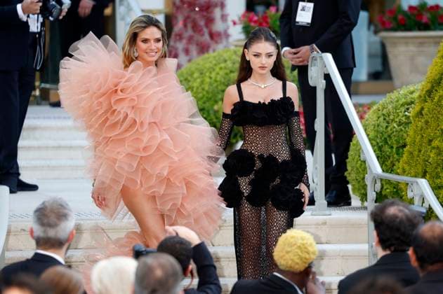 Heidi Klum with daughter Leni Klum at the 30 amfAR Gala Cannes as part of the Festival de Cannes 2024 77 Cannes International Film Festival at the Hôtel du Cap Eden Roc Antibes Cannes, 23 05 2024 Foto:xD.xBedrosianx xFuturexImagex amfar_4530