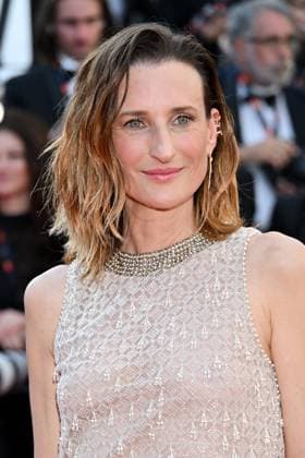 BB MontÃ e des marches du film Â L?amour ouf Â lors du 77eme Festival International du Film de Cannes Camille Cottin MontÃ e des marches du film Â L?amour ouf Â lors du 77eme Festival International du Film de Cannes, au Palais des Festivals Ã Cannes Le 23 mai 2024 Bruno Bebert Bestimage Red carpet of the movie Â Beating HeartsÂ during the 77th Cannes International Film Festival at the Palais des Festivals in Cannes, France On may 23rd 2024 Cannes France  Copyright: xBrunoxBebertx xBestimagexBrunoxBebertx xBestimagex