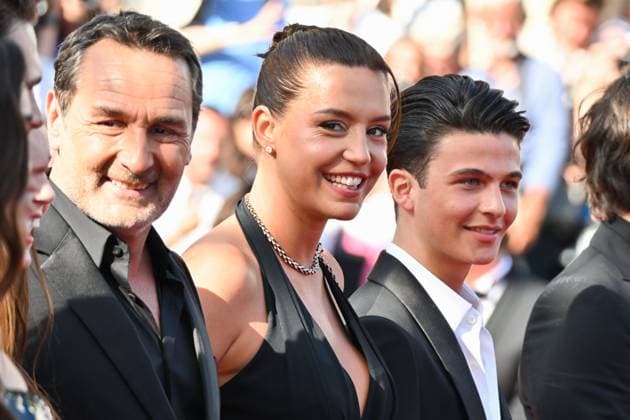 BB MontÃ e des marches of the film Â L?amour ouf Â during the 77th Cannes International Film Festival Gilles Lellouche, Adele Exarchopoulos, Malik Frikah MontÃ e des marches of the film Â L?amour ouf Â during the 77th Cannes International Film Festival, au Palais des Festivals Ã Cannes On may 23rd 2024 Bruno Bebert Bestimage Red carpet of the movie Â Beating HeartsÂ during the 77th Cannes International Film Festival at the Palais des Festivals in Cannes, France On may 23rd 2024 Cannes France  Copyright: xBrunoxBebertx xBestimagexBrunoxBebertx xBestimagex