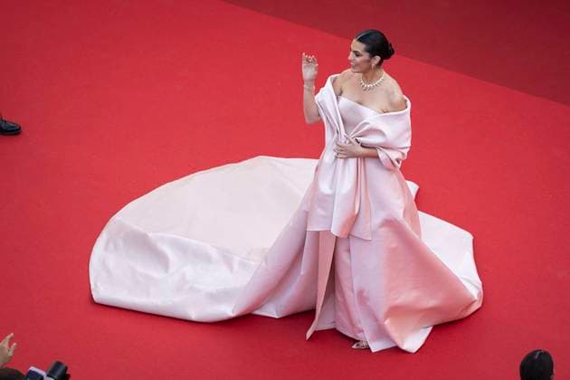 Pool MontÃ e des marches of the film Â L?amour oufÂ during the 77th Cannes International Film Festival Marta Lozano MontÃ e des marches of the film Â L?amour oufÂ during the 77th Cannes International Film Festival at the Palais des Festivals in Cannes On may 23rd 2024 Olivier Borde Pool Bestimage Red carpet of the film Â Beating HeartsÂ during the 77th Cannes International Film Festival at the Palais des Festivals in Cannes, France On may 23rd 2024 Cannes France  Copyright: xPoolxCannesx xBestimagexPoolxCannesx xBestimagex