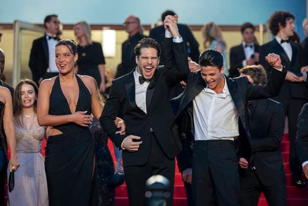 B Descente des marches du film Â L?amour ouf Â lors du 77eme Festival International du Film de Cannes Adele Exarchopoulos, Francois Civil, Malik Frikah Descente des marches du film Â L?amour ouf Â lors du 77eme Festival International du Film de Cannes, au Palais des Festivals Ã Cannes On may 23rd 2024 Olivier Borde Bestimage People leaving the red carpet of the movie Â Beating Hearts Â during the 77th Cannes International Film Festival at the Palais des Festivals in Cannes, France On may 23rd 2024 Cannes France  Copyright: xOLIVIERxBORDEx xBESTIMAGExOLIVIERxBORDEx xBESTIMAGEx