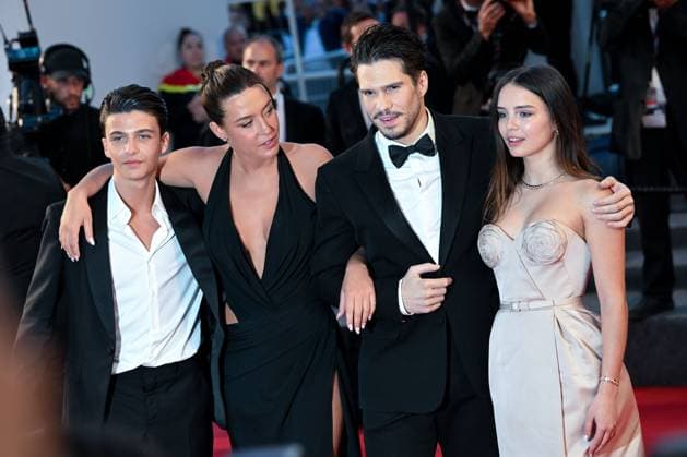 77eme Festival International du Film de Cannes Marche du film LAmour Fou Festival de Cannes 2024 77e Ã dition Descente du film Lamour Ouf Malik Frikah, Adele Exarpopoulos, Francois Civil, Mallory Wanecque 305439 2024 05 23  Copyright: xLionelxGuericolas MPPx STAR_305439_022
