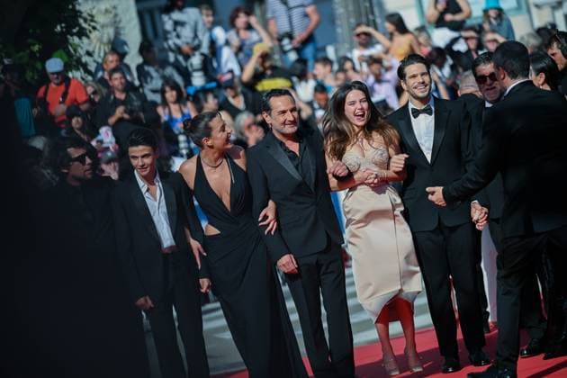 77eme Festival International du Film de Cannes Marche du film LAmour Fou Festival de Cannes 2024 77e Ã dition montee Lamour Ouf Adele Exarchopoulos, Gilles Lelouche, Mallory Wanecque, Francois Civil, Elodie Bouchez 305439 2024 05 23  Copyright: xLionelxGuericolas MPPx STAR_305439_198