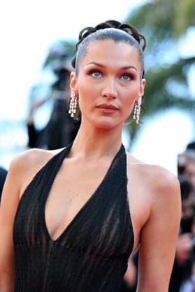 77eme Festival International du Film de Cannes Marche du film LAmour Fou Festival de Cannes 2024 77e Ã dition montee Lamour Ouf Bella Hadid 305439 2024 05 23  Copyright: xLionelxGuericolas MPPx STAR_305439_296