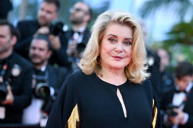 77eme Festival International du Film de Cannes Marche du film LAmour Fou Festival de Cannes 2024 77e Ã dition montee Lamour Ouf Catherine Deneuve 305439 2024 05 23  Copyright: xLionelxGuericolas MPPx STAR_305439_339