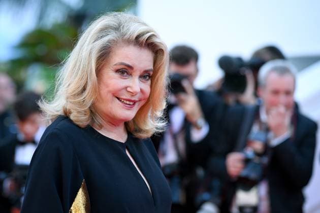 77eme Festival International du Film de Cannes Marche du film LAmour Fou Festival de Cannes 2024 77e Ã dition montee Lamour Ouf Catherine Deneuve 305439 2024 05 23  Copyright: xLionelxGuericolas MPPx STAR_305439_345