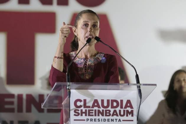 Claudia Sheinbaum Pardo, Mexico s Presidential candidate by Ã¢â‚¬ËœJuntos Hagamos HistoriaÃ¢â‚¬â ¢ alliance speaking during a rally campaign event heading to the elections at Benito JuoÂ¡rez mayor office esplanade. on May 22, 2024 in Mexico City, Mexico. Mexico City Mexico - ZUMAe321 20240522_zia_e321_027 Copyright: xIsmaelxRosasx