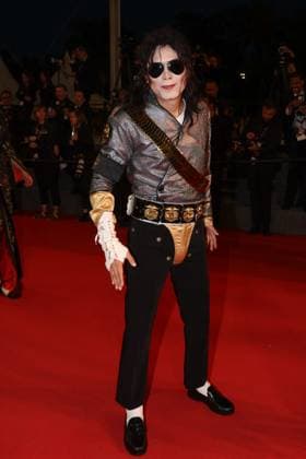 Internationale Filmfestspiele von Cannes, All We Imagine as Light Premiere - Michael Jackson Double J MontÃ e des marches du film Â All we imagine as light Â lors du 77eme Festival International du Film de Cannes Michael Jackson lookalike MontÃ e des marches du film Â All we imagine as light Â lors du 77eme Festival International du Film de Cannes, au Palais des Festivals Ã Cannes Le 23 mai 2024 Jacovides Moreau Bestimage Red carpet of the movie Â All we imagine as light Â during the 77th Cannes International Film Festival at the Palais des Festivals in Cannes, France On may 23th 2024 Cannes France  Copyright: xJACOVIDES-MOREAUx xBESTIMAGExJACOVIDES-MOREAUx xBESTIMAGEx