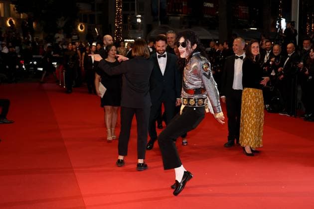 Internationale Filmfestspiele von Cannes, All We Imagine as Light Premiere - Michael Jackson Double J MontÃ e des marches du film Â All we imagine as light Â lors du 77eme Festival International du Film de Cannes Michael Jackson lookalike MontÃ e des marches du film Â All we imagine as light Â lors du 77eme Festival International du Film de Cannes, au Palais des Festivals Ã Cannes Le 23 mai 2024 Jacovides Moreau Bestimage Red carpet of the movie Â All we imagine as light Â during the 77th Cannes International Film Festival at the Palais des Festivals in Cannes, France On may 23th 2024 Cannes France  Copyright: xJACOVIDES-MOREAUx xBESTIMAGExJACOVIDES-MOREAUx xBESTIMAGEx