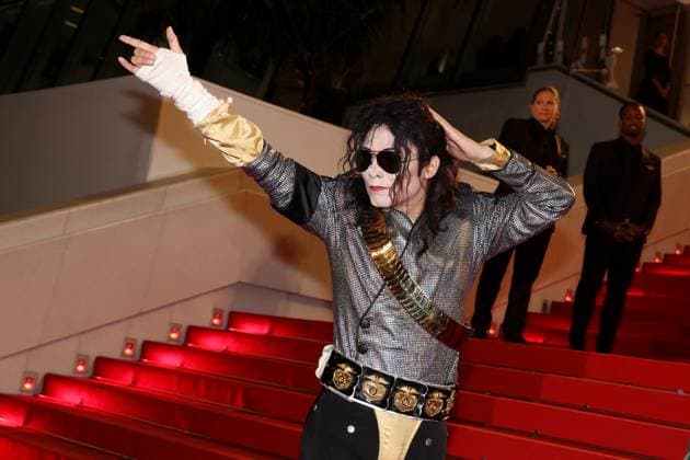 J MontÃ e des marches du film Â All we imagine as light Â lors du 77eme Festival International du Film de Cannes Michael Jackson lookalike MontÃ e des marches du film Â All we imagine as light Â lors du 77eme Festival International du Film de Cannes, au Palais des Festivals Ã Cannes Le 23 mai 2024 Jacovides Moreau Bestimage Red carpet of the movie Â All we imagine as light Â during the 77th Cannes International Film Festival at the Palais des Festivals in Cannes, France On may 23th 2024 Cannes France  Copyright: xJACOVIDES-MOREAUx xBESTIMAGExJACOVIDES-MOREAUx xBESTIMAGEx