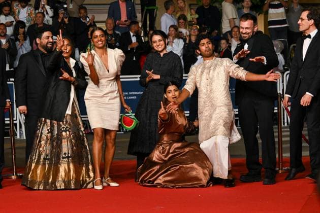 MontÃ e des marches du film Â All we imagine as light Â lors du 77eme Festival International du Film de Cannes Zico Maitra, Chhaya Kadam, Kani Kusruti, Payal Kapadia, Divya Prabha, Hridhu Haroo, Thomas Hakim, Julien Graff MontÃ e des marches du film Â All we imagine as light Â lors du 77eme Festival International du Film de Cannes, au Palais des Festivals Ã Cannes Le 23 mai 2024 Bruno Bebert Bestimage Red carpet of the movie Â All we imagine as light Â during the 77th Cannes International Film Festival at the Palais des Festivals in Cannes, France On may 23th 2024 Cannes France  Copyright: xBrunoxBebertx xBestimagexBrunoxBebertx xBestimagex
