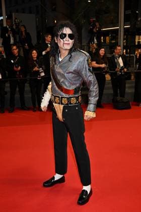 MontÃ e des marches du film Â All we imagine as light Â lors du 77eme Festival International du Film de Cannes Michael Jackson lookalike MontÃ e des marches du film Â All we imagine as light Â lors du 77eme Festival International du Film de Cannes, au Palais des Festivals Ã Cannes On may 23rd 2024 Bruno Bebert Bestimage Red carpet of the movie Â All we imagine as light Â during the 77th Cannes International Film Festival at the Palais des Festivals in Cannes, France On may 23rd 2024 Cannes France  Copyright: xBrunoxBebertx xBestimagexBrunoxBebertx xBestimagex