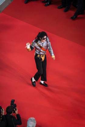 Internationale Filmfestspiele von Cannes, All We Imagine as Light Premiere - Michael Jackson Double Pool MontÃ e des marches du film Â All we imagine as lightÂ lors du 77eme Festival International du Film de Cannes Michael Jackson lookalike MontÃ e des marches du film Â All we imagine as lightÂ lors du 77eme Festival International du Film de Cannes, au Palais des Festivals Ã Cannes On may 23rd 2024 Olivier Borde Pool Bestimage Red carpet of the movie Â All we imagine as lightÂ during the 77th Cannes International Film Festival at the Palais des Festivals in Cannes, France On may 23rd 2024 Cannes France  Copyright: xPoolxCannesx xBestimagexPoolxCannesx xBestimagex