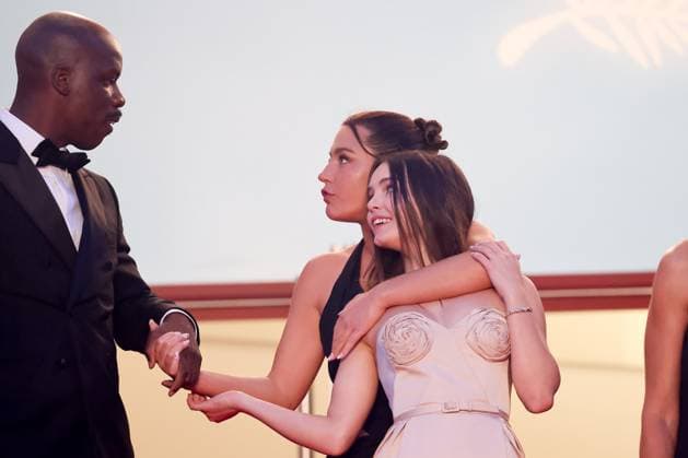 J Descente des marches du film Â L?amour ouf Â lors du 77eme Festival International du Film de Cannes Jean Pascal Zadi, Adele Exarchopoulos, Mallory Wanecque Descente des marches du film Â L?amour ouf Â lors du 77eme Festival International du Film de Cannes, au Palais des Festivals Ã Cannes On may 23rd 2024 Jacovides Moreau Bestimage People leaving the red carpet of the movie Â Beating Hearts Â during the 77th Cannes International Film Festival at the Palais des Festivals in Cannes, France On may 23rd 2024 Cannes France  Copyright: xJACOVIDES-MOREAUx xBESTIMAGExJACOVIDES-MOREAUx xBESTIMAGEx