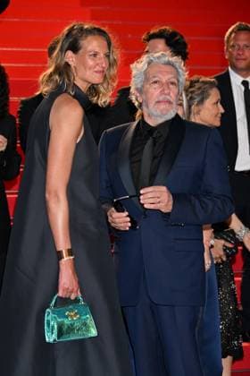 BB Descente des marches du film Â L?amour ouf Â lors du 77eme Festival International du Film de Cannes Tiara Comte et son mari Alain Chabat Descente des marches du film Â L?amour ouf Â lors du 77eme Festival International du Film de Cannes, au Palais des Festivals Ã Cannes Le 23 mai 2024 Bruno Bebert Bestimage People leaving the red carpet of the movie Â Beating Hearts Â during the 77th Cannes International Film Festival at the Palais des Festivals in Cannes, France On may 23th 2024 Cannes France  Copyright: xBrunoxBebertx xBestimagexBrunoxBebertx xBestimagex