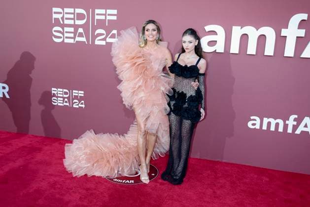 May 23, 2024: Heidi & Leni Klum attend the amfAR Cannes Gala 2024 during the 77th Annual Cannes Filmfest at Hotel du Cap-Eden-Roc in Cap d Antibes, France, on 23 May 2024. Photo: - ZUMAm179 20240523_zep_m179_145 Copyright: xAlecxMichaelx