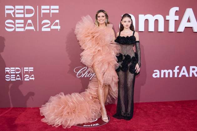 Photocall of the l?amfAR 2024 gala at l?HÃ tel du Cap Eden Roc, during the 77th Cannes International Film Festival Heidi Klum and her daughter Leni Photocall of the l?amfAR 2024 gala at l?HÃ tel du Cap Eden Roc, Antibes, during the 77th Cannes International Film Festival On May 23th 2024 in Cap d Antibes, France Moreau Jacovides Bestimage Celebs attending amfAR Gala Cannes 2024 at Hotel du Cap Eden Roc, during the 77th Cannes International Film Festival On May 23th 2024 in Cap d Antibes, France Cap d Antibes France  Copyright: xJACOVIDES-MOREAUx xBESTIMAGExJACOVIDES-MOREAUx xBESTIMAGEx