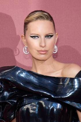 Photocall of the l?amfAR 2024 gala at l?HÃ tel du Cap Eden Roc, during the 77th Cannes International Film Festival Karolina Kurkova Photocall of the l?amfAR 2024 gala at l?HÃ tel du Cap Eden Roc, Antibes, during the 77th Cannes International Film Festival On May 23th 2024 in Cap d Antibes, France Moreau Jacovides Bestimage Celebs attending amfAR Gala Cannes 2024 at Hotel du Cap Eden Roc, during the 77th Cannes International Film Festival On May 23th 2024 in Cap d Antibes, France Cap d Antibes France  Copyright: xJACOVIDES-MOREAUx xBESTIMAGExJACOVIDES-MOREAUx xBESTIMAGEx