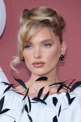 Photocall of the l?amfAR 2024 gala at l?HÃ tel du Cap Eden Roc, during the 77th Cannes International Film Festival Elsa Hosk Photocall of the l?amfAR 2024 gala at l?HÃ tel du Cap Eden Roc, Antibes, during the 77th Cannes International Film Festival On May 23th 2024 in Cap d Antibes, France Moreau Jacovides Bestimage Celebs attending amfAR Gala Cannes 2024 at Hotel du Cap Eden Roc, during the 77th Cannes International Film Festival On May 23th 2024 in Cap d Antibes, France Cap d Antibes France  Copyright: xJACOVIDES-MOREAUx xBESTIMAGExJACOVIDES-MOREAUx xBESTIMAGEx
