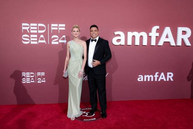 Photocall of the l?amfAR 2024 gala at l?HÃ tel du Cap Eden Roc, during the 77th Cannes International Film Festival Ronaldo Nazario and his wife Celina Locks Photocall of the l?amfAR 2024 gala at l?HÃ tel du Cap Eden Roc, Antibes, during the 77th Cannes International Film Festival On May 23th 2024 in Cap d Antibes, France Moreau Jacovides Bestimage Celebs attending amfAR Gala Cannes 2024 at Hotel du Cap Eden Roc, during the 77th Cannes International Film Festival On May 23th 2024 in Cap d Antibes, France Cap d Antibes France  Copyright: xJACOVIDES-MOREAUx xBESTIMAGExJACOVIDES-MOREAUx xBESTIMAGEx