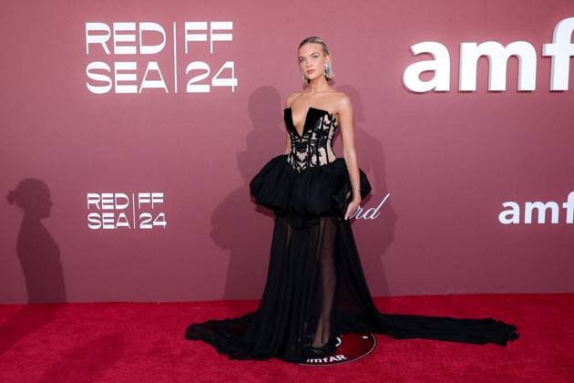 Photocall of the l?amfAR 2024 gala at l?HÃ tel du Cap Eden Roc, during the 77th Cannes International Film Festival Emilia Silberg Photocall of the l?amfAR 2024 gala at l?HÃ tel du Cap Eden Roc, Antibes, during the 77th Cannes International Film Festival On May 23th 2024 in Cap d Antibes, France Moreau Jacovides Bestimage Celebs attending amfAR Gala Cannes 2024 at Hotel du Cap Eden Roc, during the 77th Cannes International Film Festival On May 23th 2024 in Cap d Antibes, France Cap d Antibes France  Copyright: xJACOVIDES-MOREAUx xBESTIMAGExJACOVIDES-MOREAUx xBESTIMAGEx