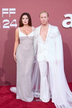 Photocall du gala de l?amfAR 2024 Ã l?HÃ tel du Cap Eden Roc, during the 77th Cannes International Film Festival Bella Thorne, Jason Parks Photocall du gala de l?amfAR 2024 Ã l?HÃ tel du Cap Eden Roc, Antibes, during the 77th Cannes International Film Festival On May 23th 2024 in Cap d Antibes, France Moreau Jacovides Bestimage Celebs attending amfAR Gala Cannes 2024 at Hotel du Cap Eden Roc, during the 77th Cannes International Film Festival On May 23th 2024 in Cap d Antibes, France Cap d Antibes France  Copyright: xJACOVIDES-MOREAUx xBESTIMAGExJACOVIDES-MOREAUx xBESTIMAGEx