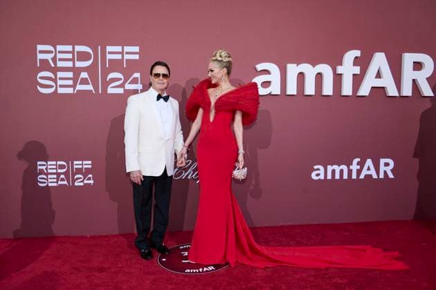 Photocall of the l?amfAR 2024 gala at l?HÃ tel du Cap Eden Roc, during the 77th Cannes International Film Festival Guest Photocall of the l?amfAR 2024 gala at l?HÃ tel du Cap Eden Roc, Antibes, during the 77th Cannes International Film Festival On May 23th 2024 in Cap d Antibes, France Moreau Jacovides Bestimage Celebs attending amfAR Gala Cannes 2024 at Hotel du Cap Eden Roc, during the 77th Cannes International Film Festival On May 23th 2024 in Cap d Antibes, France Cap d Antibes France  Copyright: xJACOVIDES-MOREAUx xBESTIMAGExJACOVIDES-MOREAUx xBESTIMAGEx