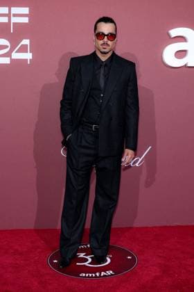 Photocall of the l?amfAR 2024 gala at l?HÃ tel du Cap Eden Roc, during the 77th Cannes International Film Festival Guest Photocall of the l?amfAR 2024 gala at l?HÃ tel du Cap Eden Roc, Antibes, during the 77th Cannes International Film Festival On May 23th 2024 in Cap d Antibes, France Moreau Jacovides Bestimage Celebs attending amfAR Gala Cannes 2024 at Hotel du Cap Eden Roc, during the 77th Cannes International Film Festival On May 23th 2024 in Cap d Antibes, France Cap d Antibes France  Copyright: xJACOVIDES-MOREAUx xBESTIMAGExJACOVIDES-MOREAUx xBESTIMAGEx