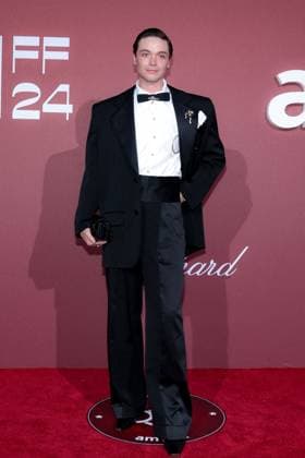 Photocall of the l?amfAR 2024 gala at l?HÃ tel du Cap Eden Roc, during the 77th Cannes International Film Festival Guest Photocall of the l?amfAR 2024 gala at l?HÃ tel du Cap Eden Roc, Antibes, during the 77th Cannes International Film Festival On May 23th 2024 in Cap d Antibes, France Moreau Jacovides Bestimage Celebs attending amfAR Gala Cannes 2024 at Hotel du Cap Eden Roc, during the 77th Cannes International Film Festival On May 23th 2024 in Cap d Antibes, France Cap d Antibes France  Copyright: xJACOVIDES-MOREAUx xBESTIMAGExJACOVIDES-MOREAUx xBESTIMAGEx