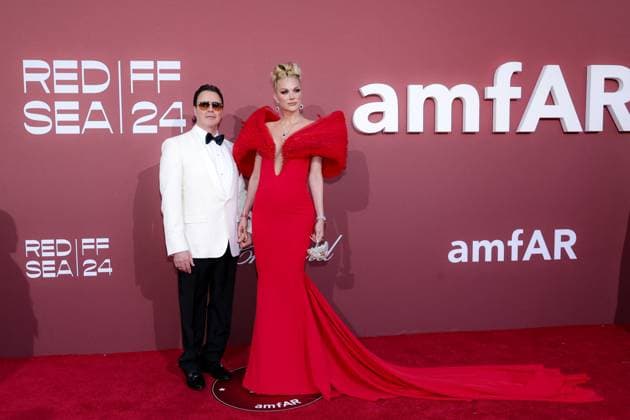 Photocall of the l?amfAR 2024 gala at l?HÃ tel du Cap Eden Roc, during the 77th Cannes International Film Festival Guest Photocall of the l?amfAR 2024 gala at l?HÃ tel du Cap Eden Roc, Antibes, during the 77th Cannes International Film Festival On May 23th 2024 in Cap d Antibes, France Moreau Jacovides Bestimage Celebs attending amfAR Gala Cannes 2024 at Hotel du Cap Eden Roc, during the 77th Cannes International Film Festival On May 23th 2024 in Cap d Antibes, France Cap d Antibes France  Copyright: xJACOVIDES-MOREAUx xBESTIMAGExJACOVIDES-MOREAUx xBESTIMAGEx