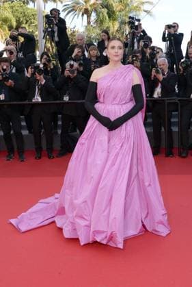 May 23, 2024, Cannes, France: CANNES, FRANCE - MAY 23: President of the Jury, Greta Gerwig attends the L Amour Ouf (Beating Hearts) Red Carpet at the 77th annual Cannes Film Festival at Palais des Festivals on May 23, 2024 in Cannes, France. Cannes France - ZUMAi09_ 20240523_zaf_i09_020 Copyright: xFrederickxInjimbertx