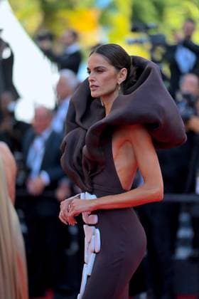 Cannes - L?Amour Ouf Screening Izabel Goulart attends the L Amour Ouf (Beating Hearts) screening at the 77th annual Cannes Film Festival at Palais des Festivals on May 23, 2024 in Cannes, France. Photo by Franck Castel ABACAPRESS.COM Cannes France  Copyright: xCastelxFranck ABACAx