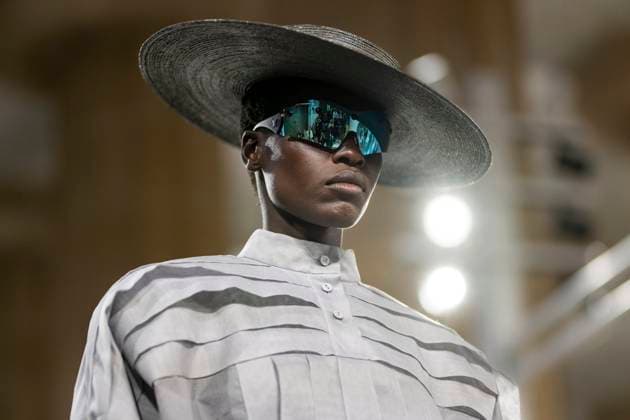 Bilder des Jahres 2024, Entertainment 05 Mai Entertainment Themen der Woche KW21 Louis Vuitton Cruise 2025 Show - Barcelona A model parades during a Louis Vuitton fashion show at Park Güell on May 23, 2024, in Barcelona, Catalonia, Spain. The Park Güell in Barcelona hosts today the parade of the Cruise 2025 collection of Louis Vuitton, in one of the many actions that the firm has planned in collaboration with the Catalan capital to accompany the 37th America s Cup. The collection has been designed by Nicholas Ghesquiere, and the event will bring together Hollywood personalities and artists, as well as the owner of LVMH, Bernard Arnault, the man with the world s largest fortune. Photo by Lorena Sopena Europa Press ABACAPRESS.COM Barcelona Spain  Copyright: xEuropaxPress ABACAx