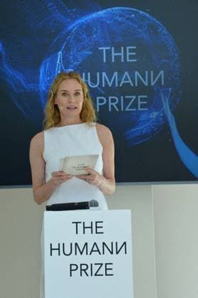 Remise du prix Human Prize dans le cadre de la semaine du cinÃ ma positif lors du 77eme Festival International du Film de Cannes Diane Kruger Remise du prix Human Prize dans le cadre de la semaine du cinÃ ma positif lors du 77eme Festival International du Film de Cannes le 23 mai 2024 Rachid Bellak Bestimage Presentation of the Human Prize as part of the positive cinema week during the 77th Cannes International Film Festival on May 23, 2024 Rachid Bellak Bestimage Cannes France  Copyright: xRACHIDxBELLAKx xBESTIMAGExRACHIDxBELLAKx xBESTIMAGEx
