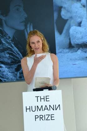 Remise du prix Human Prize dans le cadre de la semaine du cinÃ ma positif lors du 77eme Festival International du Film de Cannes Diane Kruger Remise du prix Human Prize dans le cadre de la semaine du cinÃ ma positif lors du 77eme Festival International du Film de Cannes le 23 mai 2024 Rachid Bellak Bestimage Presentation of the Human Prize as part of the positive cinema week during the 77th Cannes International Film Festival on May 23, 2024 Rachid Bellak Bestimage Cannes France  Copyright: xRACHIDxBELLAKx xBESTIMAGExRACHIDxBELLAKx xBESTIMAGEx