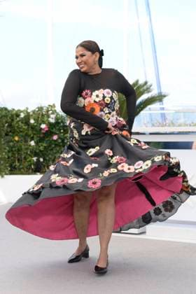 CANNES, FRANCE MAY 24 G D Chhaya KADAM, actress, during the photocall of the film All we imagine as light in competition at the 77th Cannes Film Festival at the Palais des Festivals on May 24, 2024 in Cannes, France CINEMA 77eme Festival de Cannes Photocall 24 05 2024 ValentinaClaret Panoramic 