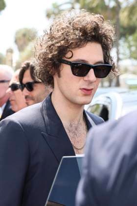 Cannes - Vincent Lacoste At The Martinez Vincent Lacoste is spotted at Hotel Martinez during 77th Film Festival of Cannes, on May 24, 2024 in Cannes, France. Photo by Marco Piovanotto ABACAPRESS.COM Cannes France  Copyright: xPiovanottoxMarco ABACAx