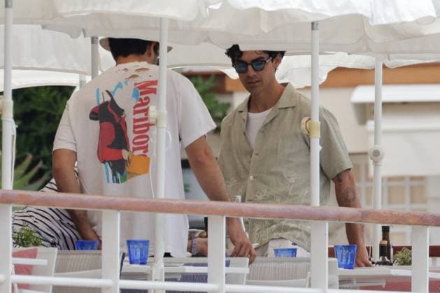 Internationale Filmfestspiele von Cannes, Leni und Heidi Klum am Eden Roc Hotel Heidi Klum At Eden Roc - Antibes Joe Jonas at Eden Roc in Antibes, France on May 24, 2024. Photo by ABACAPRESS.COM Antibes France  Copyright: xABACAx