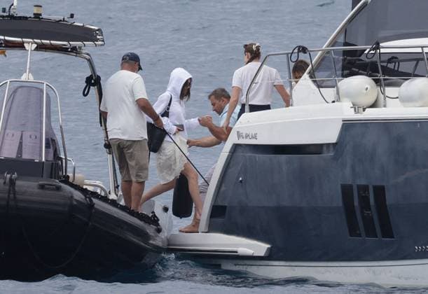 Internationale Filmfestspiele von Cannes, Leni und Heidi Klum am Eden Roc Hotel Heidi Klum And Leni Take A Boat Ride - Antibes Heidi Klum and daughter Leni go for a boat ride from the Hotel du Cap-Eden-Roc on May 24, 2024in Antibes France. Photo by ABACAPRESS.COM Antibes France  Copyright: xABACAx