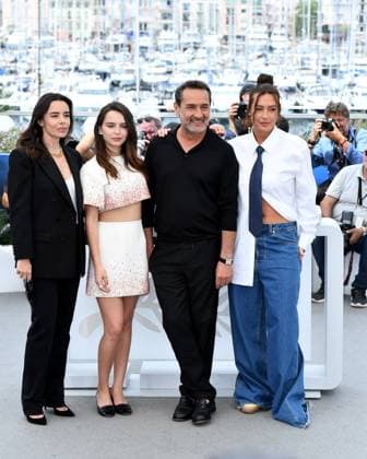 Cannes, France: Cannes, 77th Cannes Film Festival 2024 Photocall film: Ã¢â‚¬oeL Amour Ouf (Beating Hearts) In the photo: o°lodie Bouchez, Mallory Wanecque, Gilles Lellouche, AdoÂ¨le Exarchopoulos Cannes France  - ZUMAp169 20240524_zea_p169_740 Copyright: xAlbertoxTerenghix