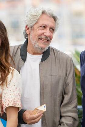Photocall of the movie LAmour Ouf Beating Hearts CompÃ tition lors du 77eme Festival International du Film de Cannes Alain Chabat Photocall of the movie LAmour Ouf Beating Hearts CompÃ tition lors du 77eme Festival International du Film de Cannes May 14 25, 2024 , May 24, 2024 Moreau Jacovides Bestimage Photocall of the movie LAmour Ouf Beating Hearts Competition during the 77th Cannes International Film Festival May 14 25, 2024 , May 24, 2024 Cannes France  Copyright: xJACOVIDES-MOREAUx xBESTIMAGExJACOVIDES-MOREAUx xBESTIMAGEx