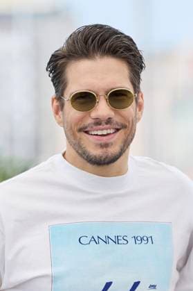 Photocall of the movie LAmour Ouf Beating Hearts CompÃ tition lors du 77eme Festival International du Film de Cannes Francois Civil Photocall of the movie LAmour Ouf Beating Hearts CompÃ tition lors du 77eme Festival International du Film de Cannes May 14 25, 2024 , May 24, 2024 Moreau Jacovides Bestimage Photocall of the movie LAmour Ouf Beating Hearts Competition during the 77th Cannes International Film Festival May 14 25, 2024 , May 24, 2024 Cannes France  Copyright: xJACOVIDES-MOREAUx xBESTIMAGExJACOVIDES-MOREAUx xBESTIMAGEx