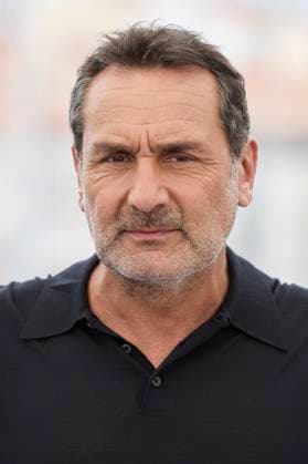 Photocall of the movie LAmour Ouf Beating Hearts CompÃ tition lors du 77eme Festival International du Film de Cannes Gilles Lellouche Photocall of the movie LAmour Ouf Beating Hearts CompÃ tition lors du 77eme Festival International du Film de Cannes May 14 25, 2024 , May 24, 2024 Moreau Jacovides Bestimage Photocall of the movie LAmour Ouf Beating Hearts Competition during the 77th Cannes International Film Festival May 14 25, 2024 , May 24, 2024 Cannes France  Copyright: xJACOVIDES-MOREAUx xBESTIMAGExJACOVIDES-MOREAUx xBESTIMAGEx