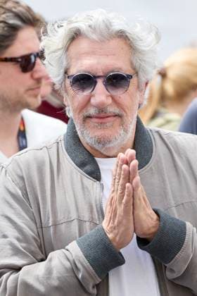 Photocall of the movie LAmour Ouf Beating Hearts CompÃ tition lors du 77eme Festival International du Film de Cannes Alain Chabat Photocall of the movie LAmour Ouf Beating Hearts CompÃ tition lors du 77eme Festival International du Film de Cannes May 14 25, 2024 , May 24, 2024 Moreau Jacovides Bestimage Photocall of the movie LAmour Ouf Beating Hearts Competition during the 77th Cannes International Film Festival May 14 25, 2024 , May 24, 2024 Cannes France  Copyright: xJACOVIDES-MOREAUx xBESTIMAGExJACOVIDES-MOREAUx xBESTIMAGEx