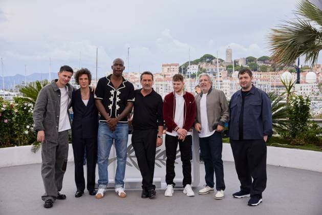 Photocall for the film LAmour Ouf Beating Hearts Compà tition at the 77th Cannes International Film Festival Raphaà l Quenard, Vincent Lacoste, Jean Pascal Zadi, director Gilles Lellouche, Anthony Bajon, Alain Chabat, Karim Leklou Photocall of the movie LAmour Ouf Beating Hearts Competition during the 77th Cannes International Film Festival May 14 25, 2024 , May 24, 2024 Moreau Jacovides Bestimage Photocall of the movie LAmour Ouf Beating Hearts Competition during the 77th Cannes International Film Festival May 14 25, 2024 , May 24, 2024 Cannes France Copyright: xJACOVIDES-MOREAUx xBESTIMAGExJACOVIDES-MOREAUx xBESTIMAGEx