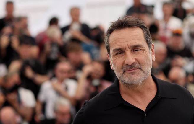 Photocall of the movie LAmour Ouf Beating Hearts CompÃ tition during the 77th Cannes International Film Festival Le rÃ alisateur Gilles Lellouche Photocall of the movie LAmour Ouf Beating Hearts CompÃ tition during the 77th Cannes International Film Festival May 14 25, 2024 , le 24 mai 2024 Jacovides Moreau Bestimage Photocall of the movie LAmour Ouf Beating Hearts Competition during the 77th Cannes International Film Festival May 14 25, 2024 , May 24, 2024 Cannes France  Copyright: xJACOVIDES-MOREAUx xBESTIMAGExJACOVIDES-MOREAUx xBESTIMAGEx