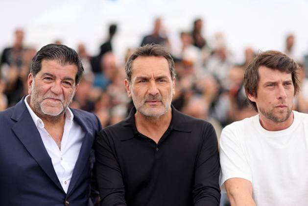 Photocall of the movie LAmour Ouf Beating Hearts CompÃ tition during the 77th Cannes International Film Festival Producers Alain Attal and Hugo Selignac surround director Gilles Lellouche Photocall of the movie LAmour Ouf Beating Hearts CompÃ tition during the 77th Cannes International Film Festival May 14 25 2024 , le 24 mai 2024 Jacovides Moreau Bestimage Photocall of the movie LAmour Ouf Beating Hearts Competition during the 77th Cannes International Film Festival May 14 25, 2024 , May 24, 2024 Cannes France  Copyright: xJACOVIDES-MOREAUx xBESTIMAGExJACOVIDES-MOREAUx xBESTIMAGEx