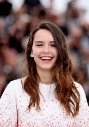Photocall of the movie LAmour Ouf Beating Hearts CompÃ tition lors du 77eme Festival International du Film de Cannes Mallory Wanecque Photocall of the movie LAmour Ouf Beating Hearts CompÃ tition lors du 77eme Festival International du Film de Cannes May 14 25, 2024 , May 24, 2024 Jacovides Moreau Bestimage Photocall of the movie LAmour Ouf Beating Hearts Competition during the 77th Cannes International Film Festival May 14 25, 2024 , May 24, 2024 Cannes France  Copyright: xJACOVIDES-MOREAUx xBESTIMAGExJACOVIDES-MOREAUx xBESTIMAGEx